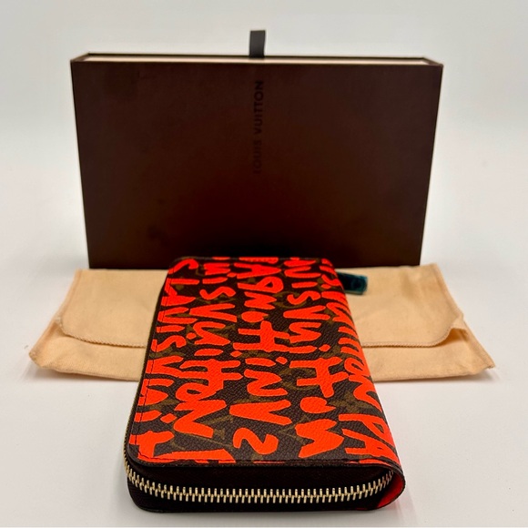 NEVER USED Louis Vuitton Limited Edition Stephen Spouse Orange Graffiti Wallet - Picture 7 of 14